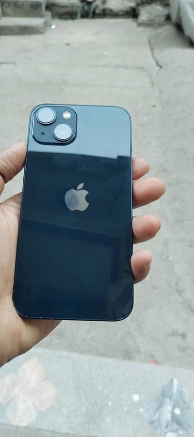 Apple iPhone 13