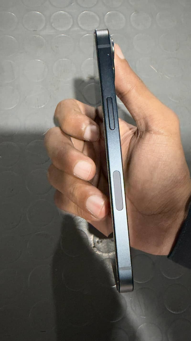 Apple iPhone 13 3