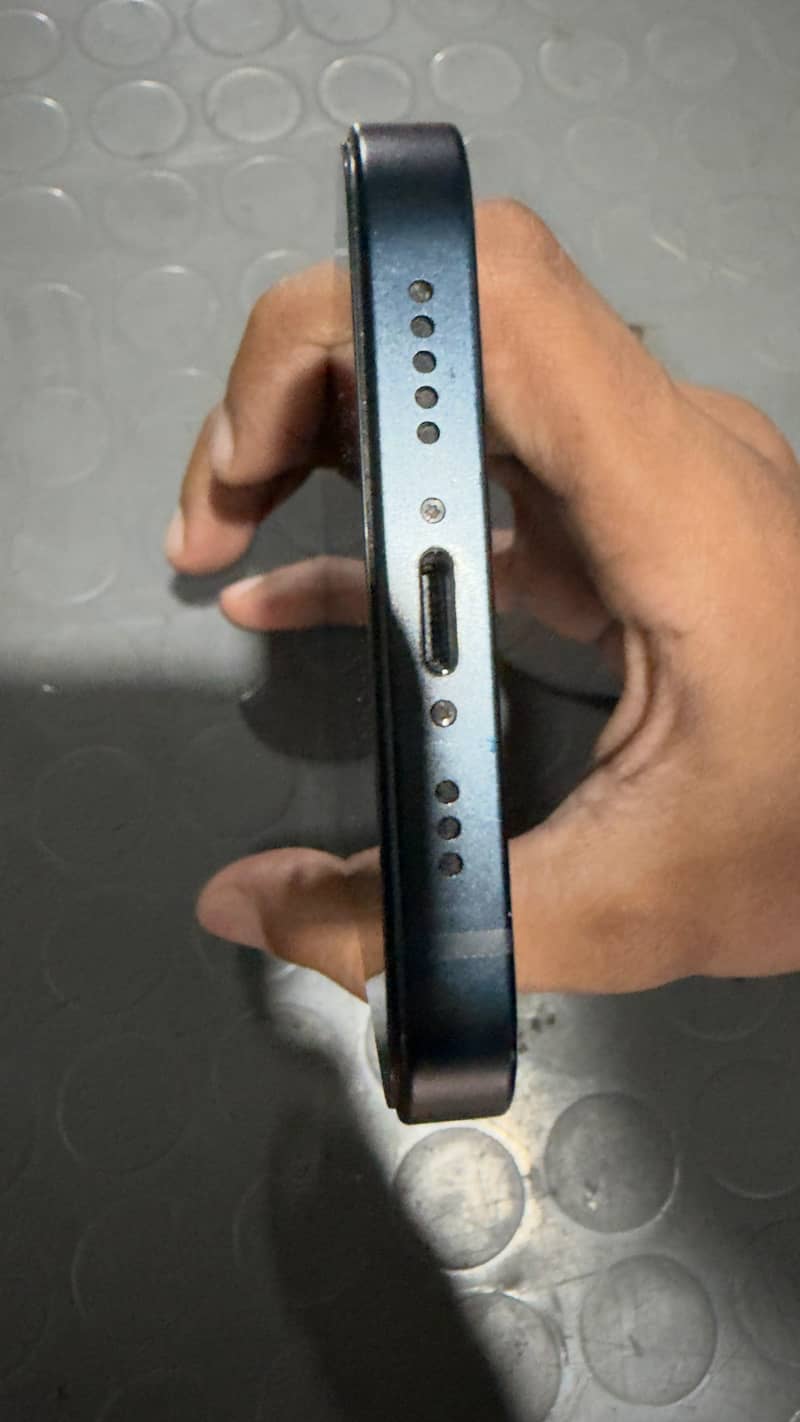 Apple iPhone 13 4