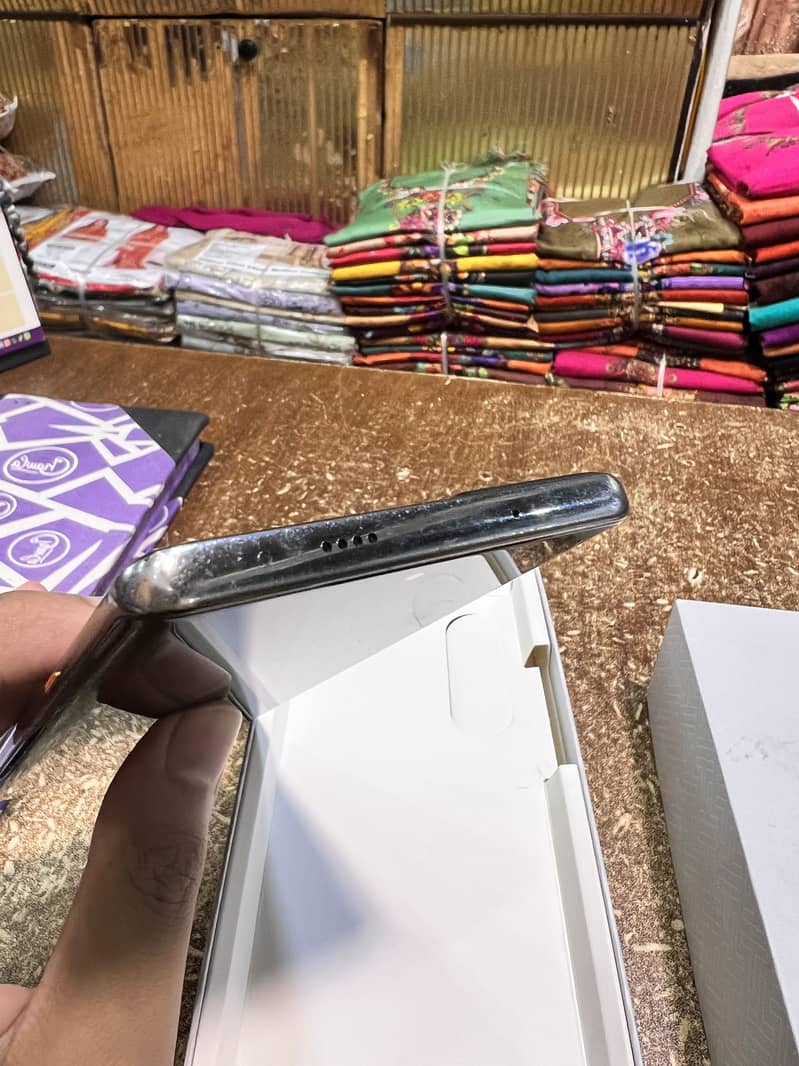 Tecno CAMON 40 Pro 4