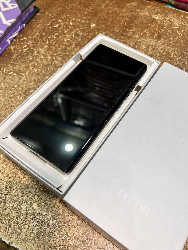 Tecno CAMON 40 Pro 5