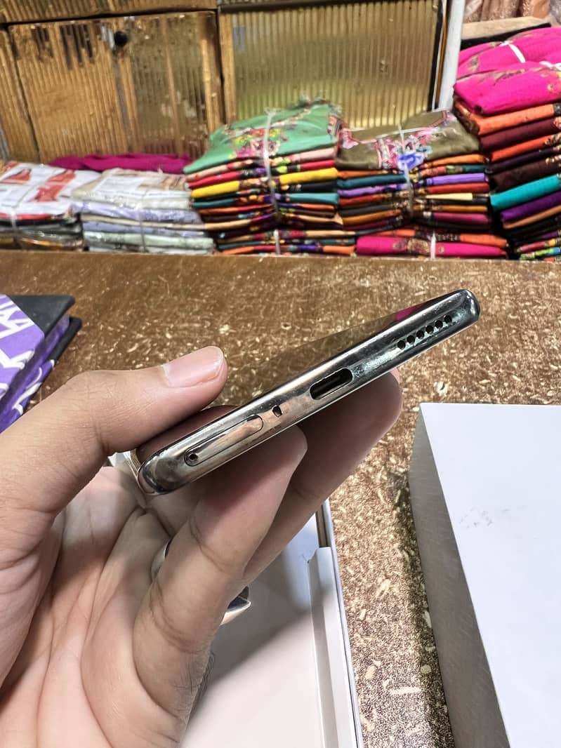 Tecno CAMON 40 Pro 6