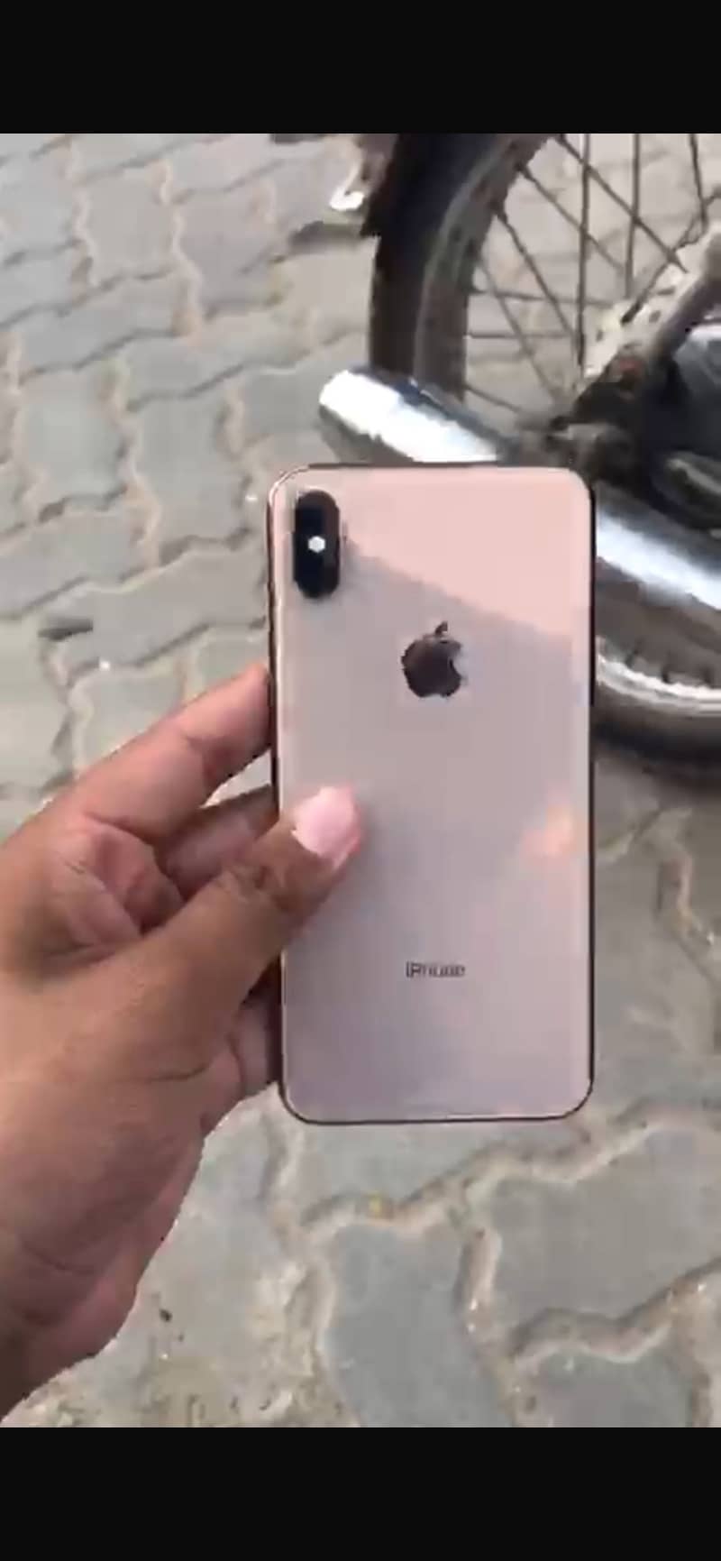 Apple iPhone XS Max 1
