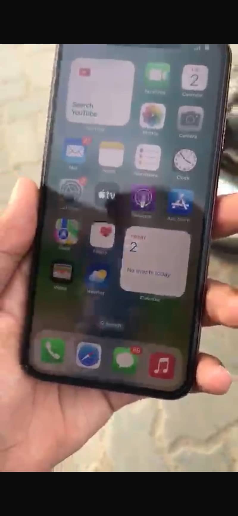 Apple iPhone XS Max 5