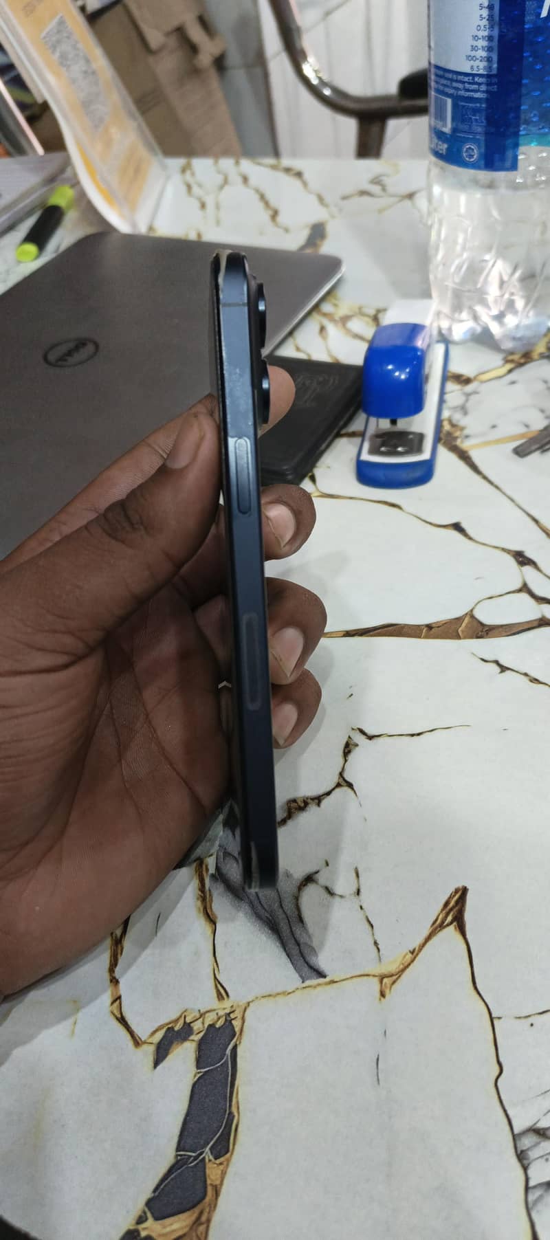 Apple iPhone 15 Pro Max 1