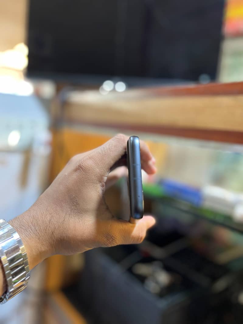 Google Pixel 8a 4