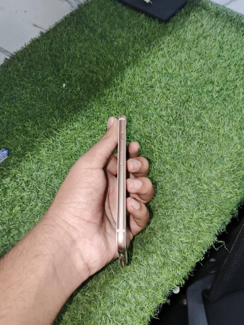 Apple iPhone 8 2