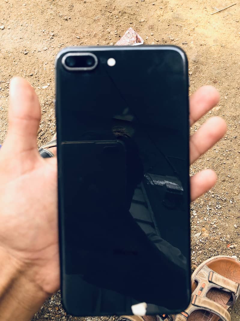 Apple iPhone 8 Plus 1