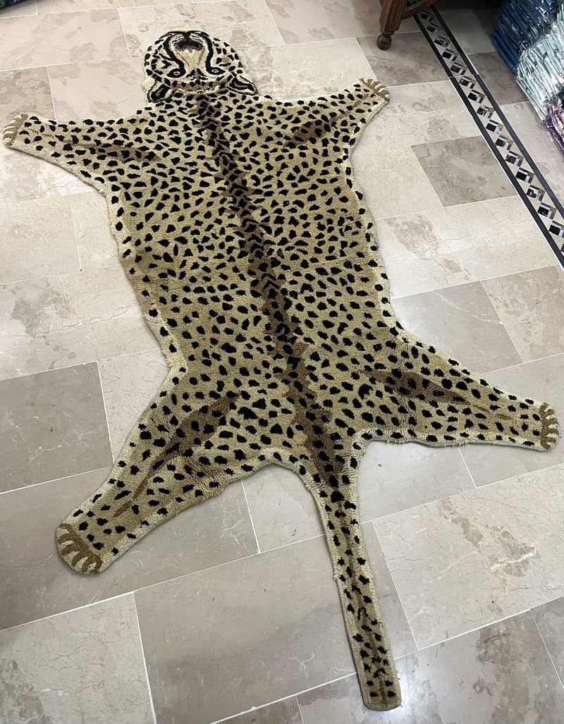 Leopard carpet 1