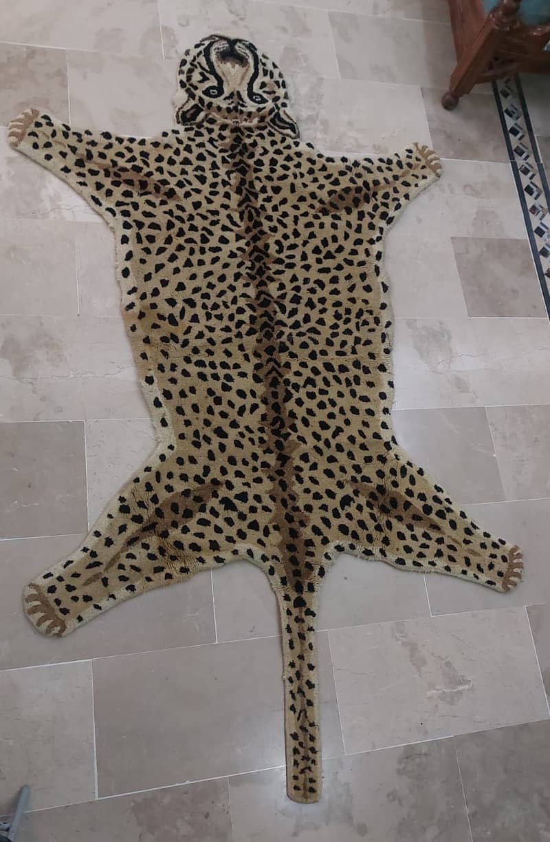 Leopard carpet 2