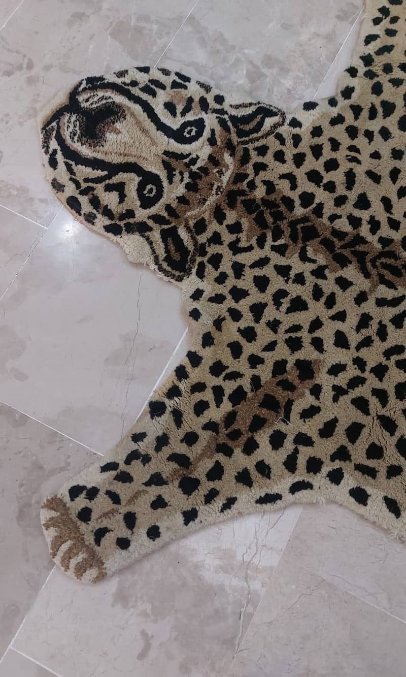 Leopard carpet 5