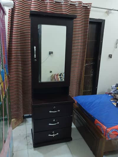 dressing and almari