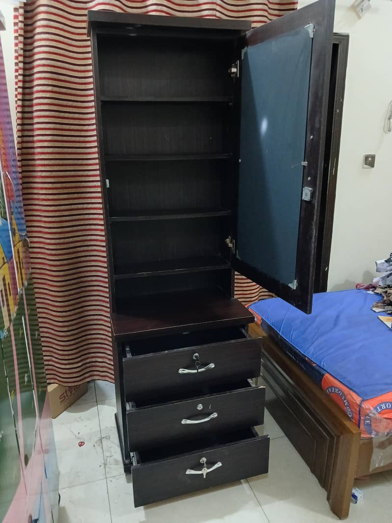 dressing and almari 1