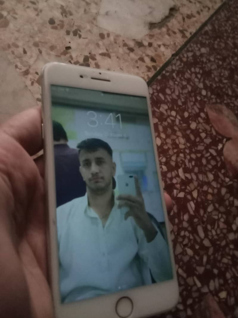 Apple iPhone 7 Plus 1