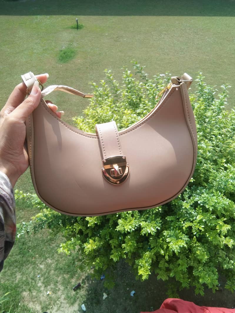 trending moon bag 0