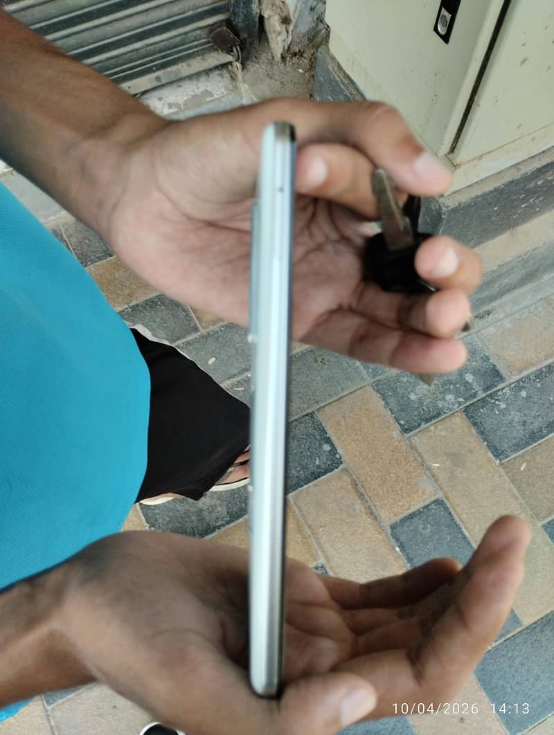 Sharp Aquos R5G 2