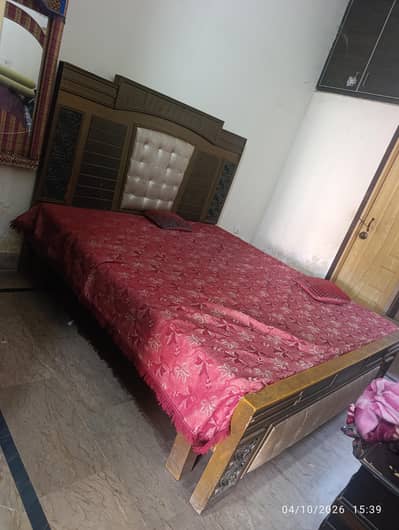Woden bed for sale