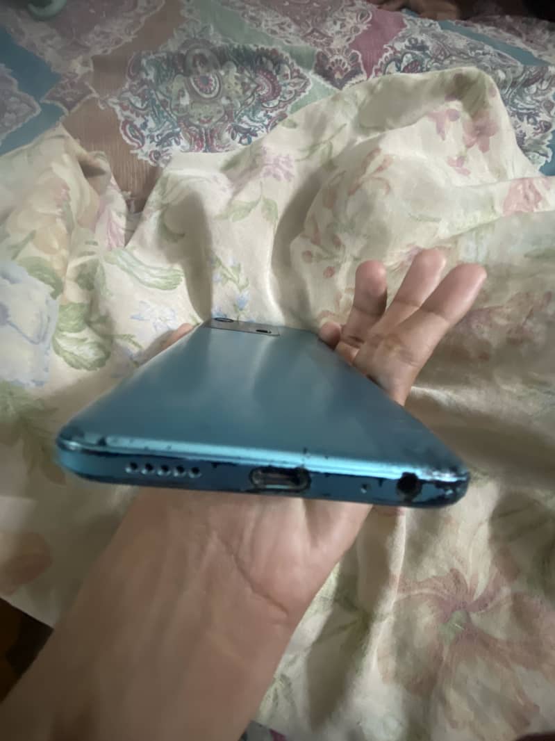 Tecno spark 8C 4