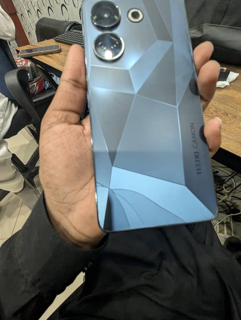 Tecno CAMON 20 2