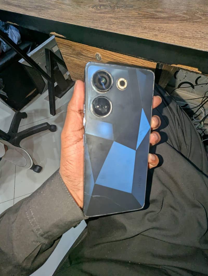 Tecno CAMON 20 7
