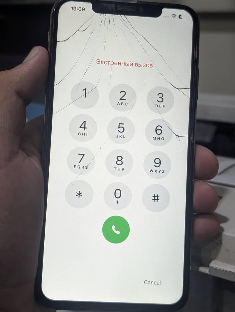 Apple iPhone XS Max 1