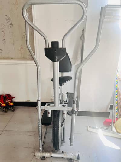 Elliptical Cross Trainer Exercise Machine