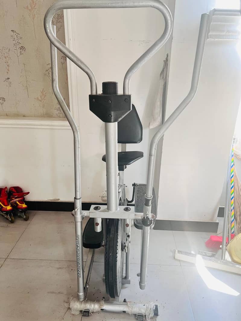 Elliptical Cross Trainer Exercise Machine 0