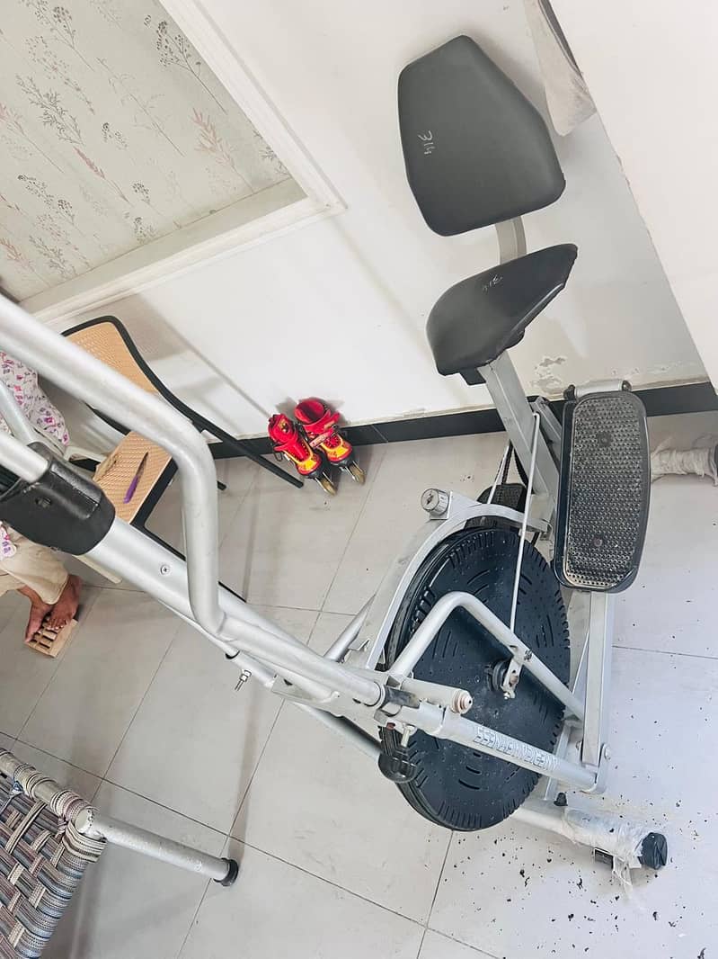 Elliptical Cross Trainer Exercise Machine 3