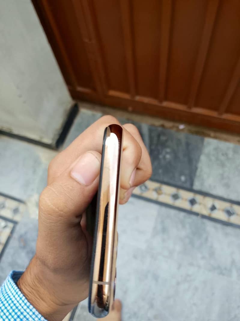 Apple iPhone 11 Pro Max 1