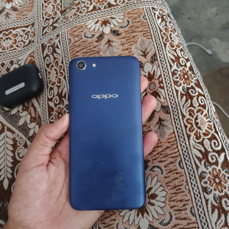OPPO A83 1
