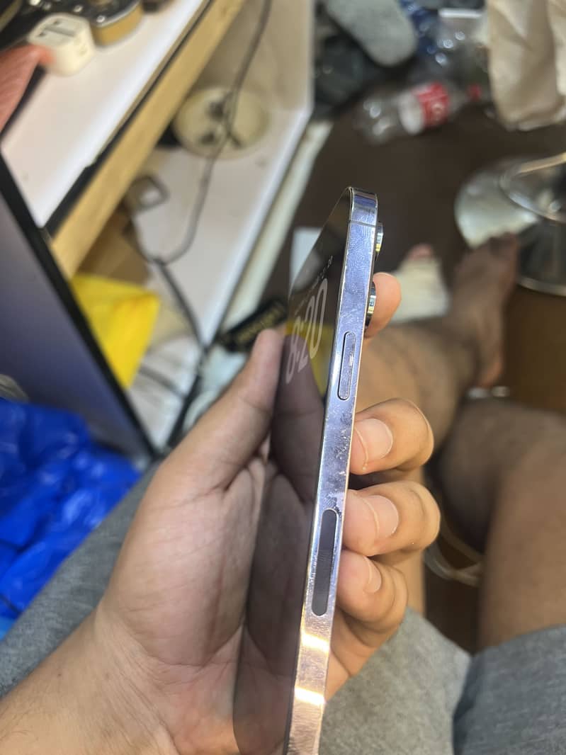 Apple iPhone 14 Pro Max 2