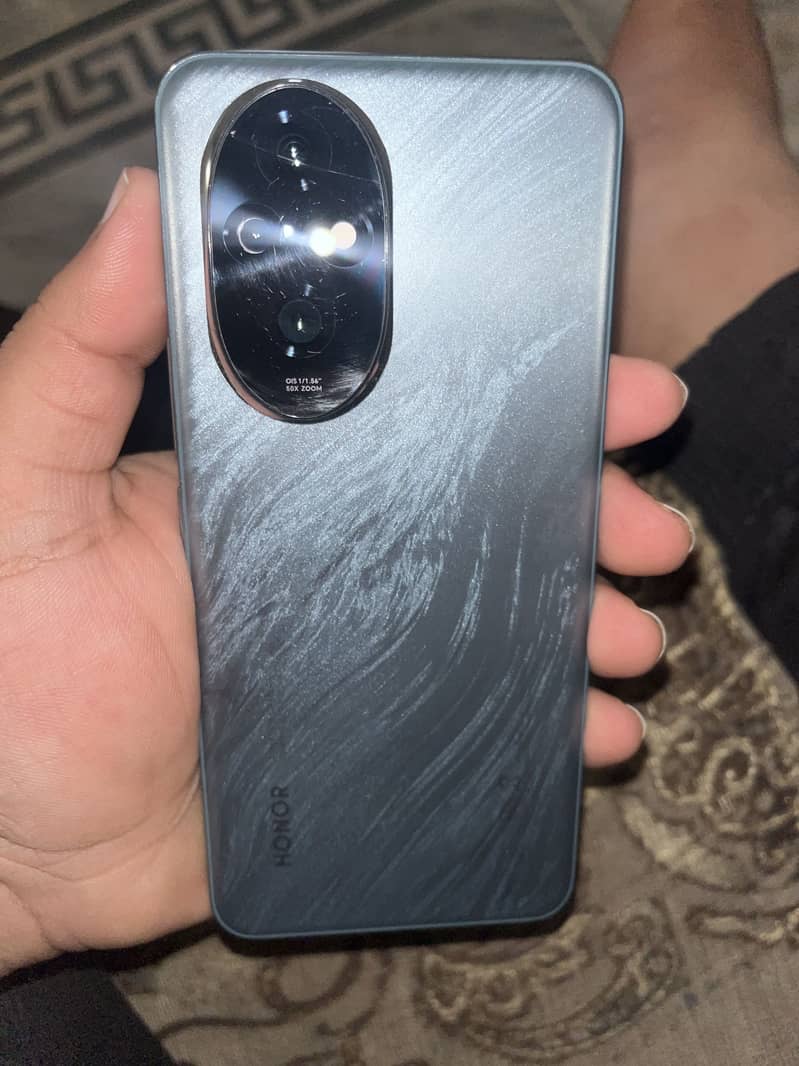 Honor 200 1