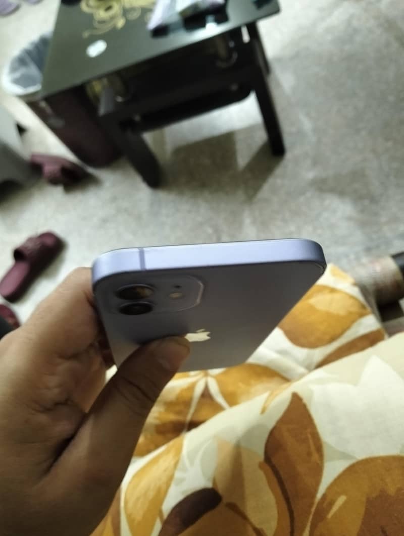 Apple iPhone 12 2