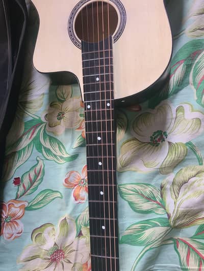 Guitar 38 size 10/10 condition