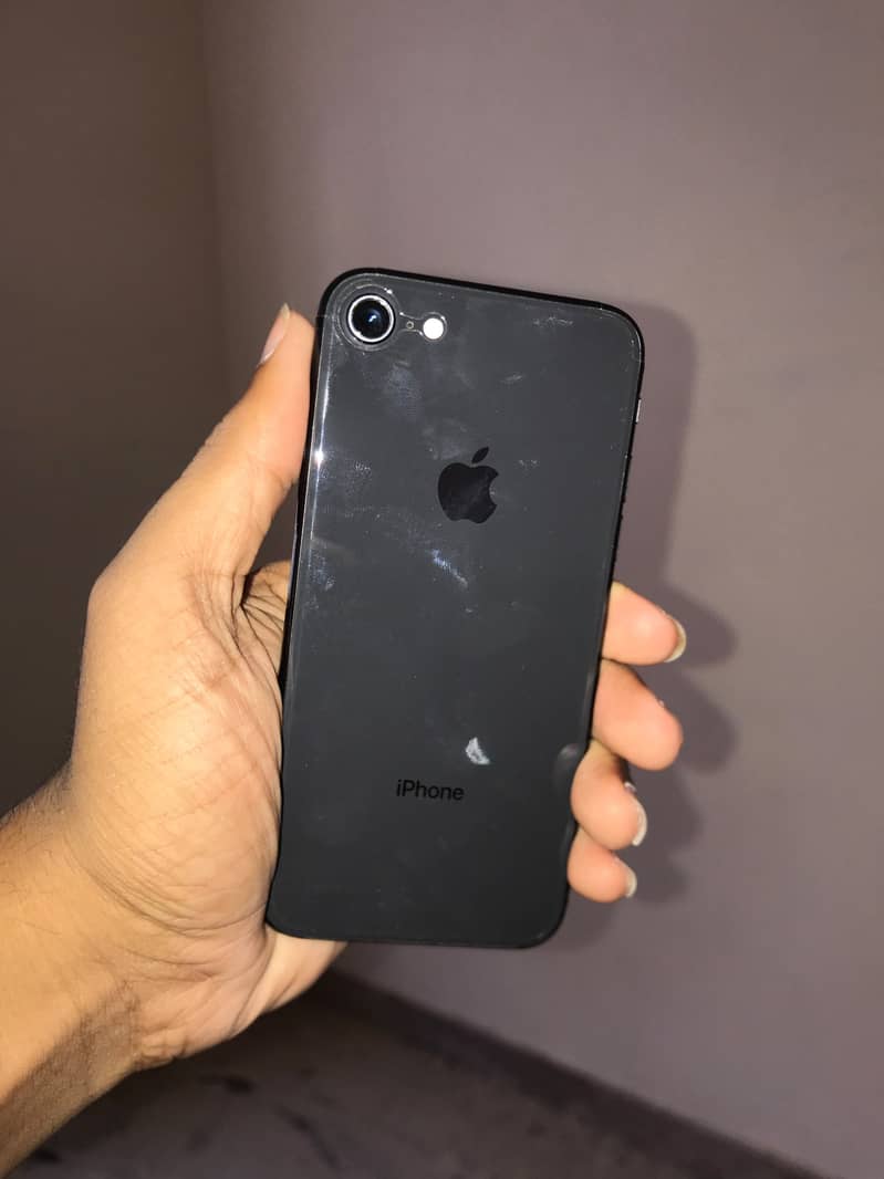 Apple iPhone 8 1