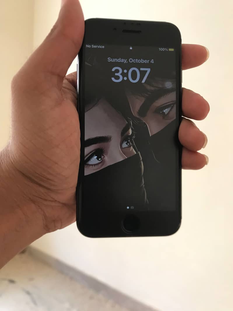 Apple iPhone 8 3
