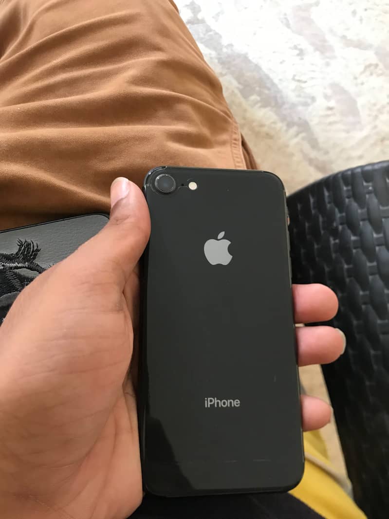 Apple iPhone 8 4