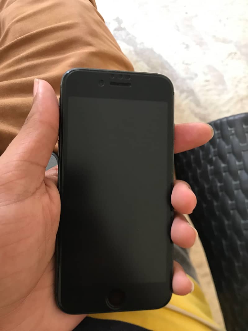 Apple iPhone 8 5