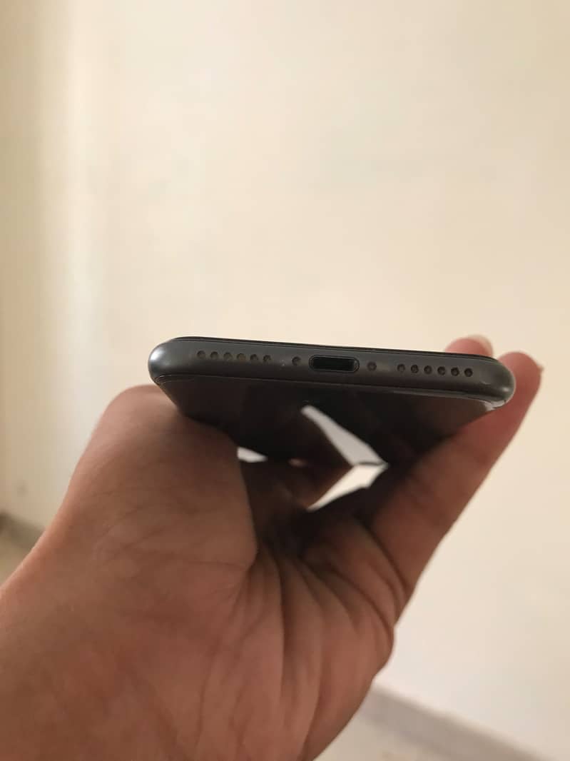 Apple iPhone 8 7