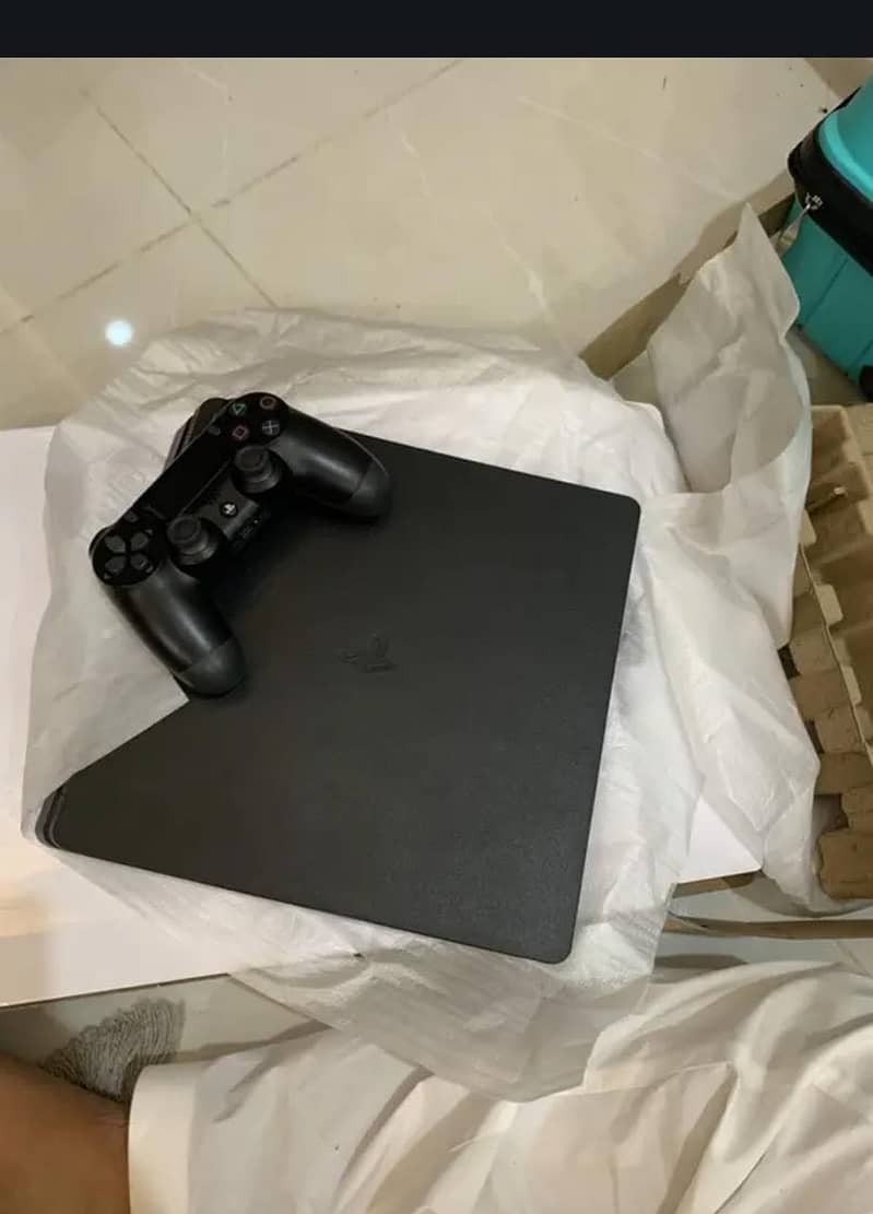 Ps4 slim with 2 controller box 2