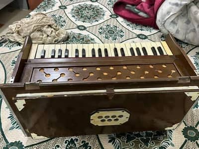 yoga and singing harmonium