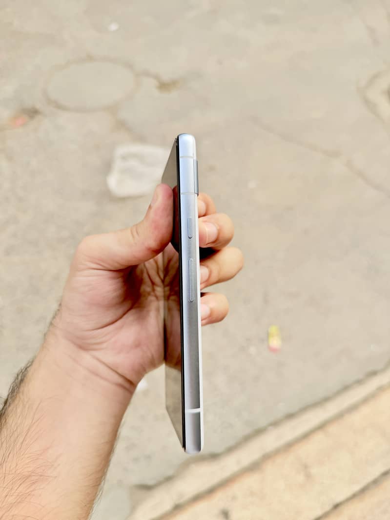Google Pixel 7a 5