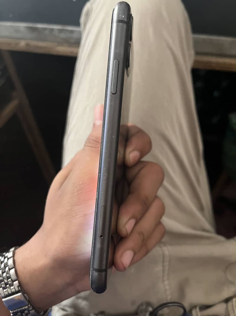 Apple iPhone 11 bypass 4