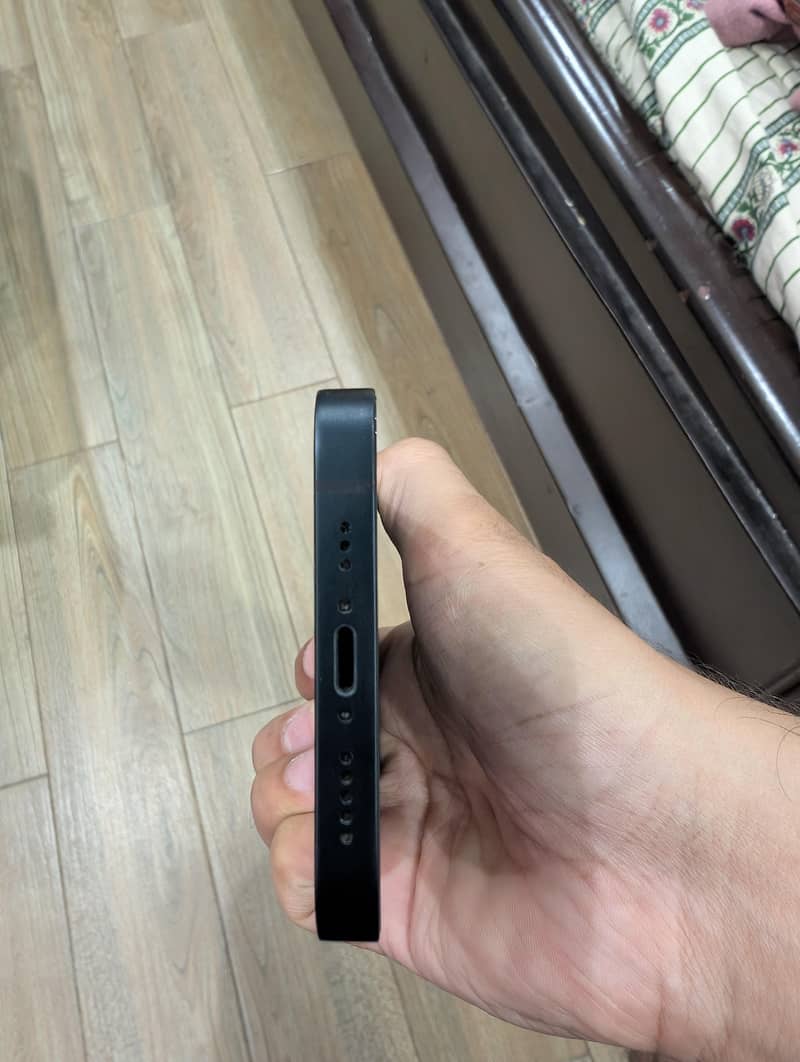 Apple iPhone 14 3