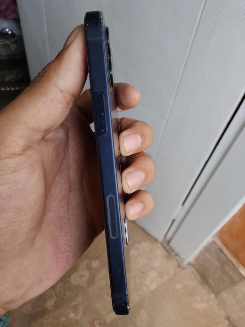 Apple iPhone 12 2