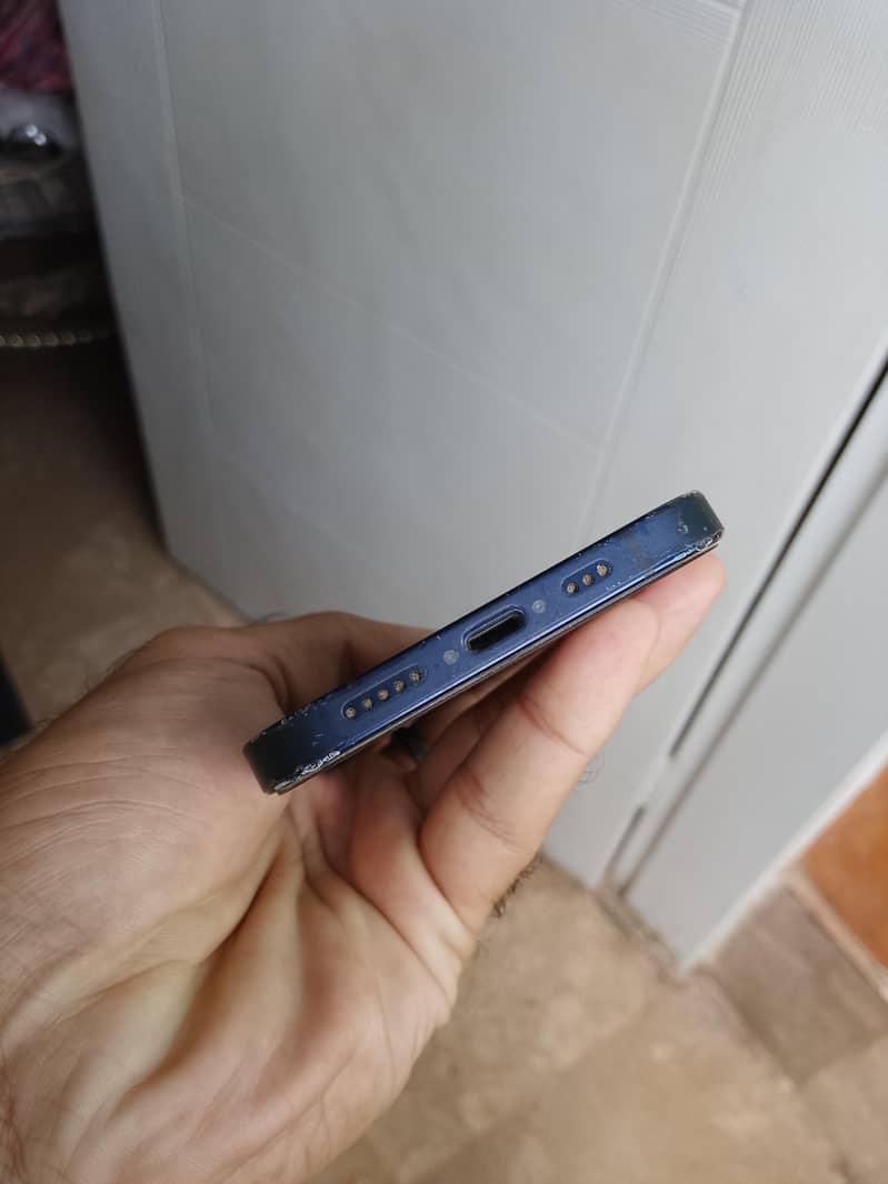 Apple iPhone 12 3