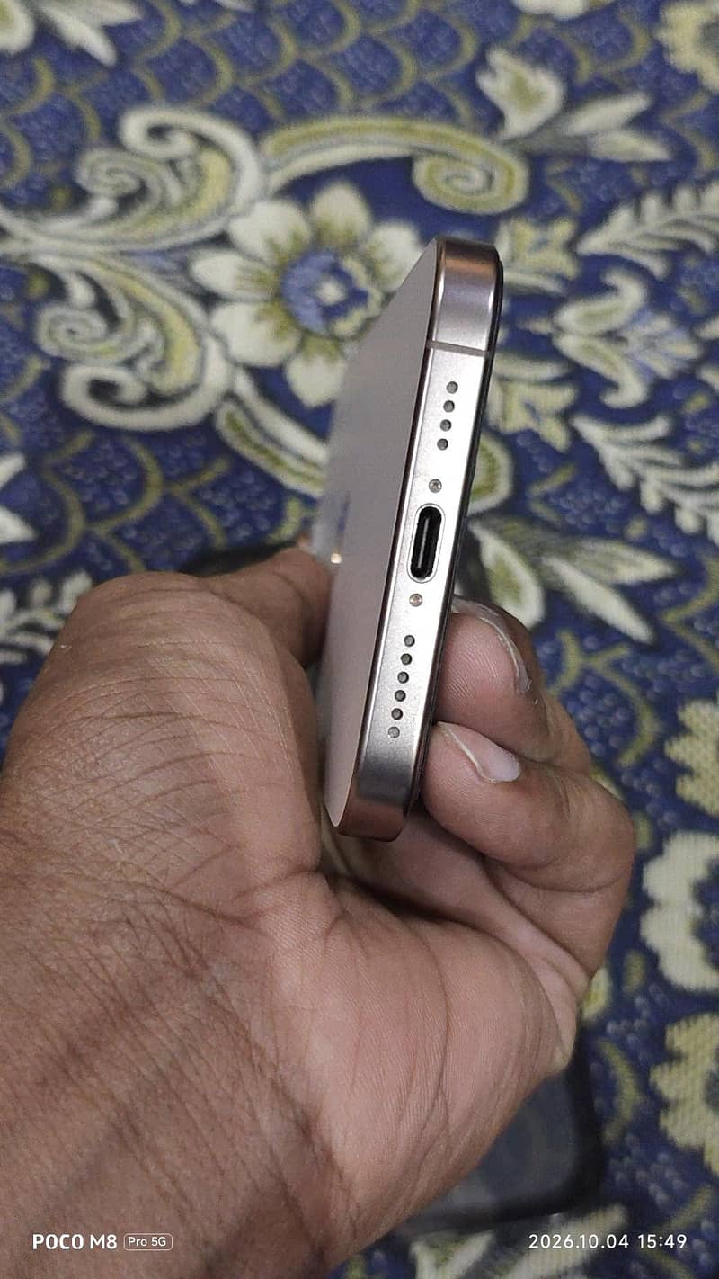 Apple iPhone 16 Pro Max 3