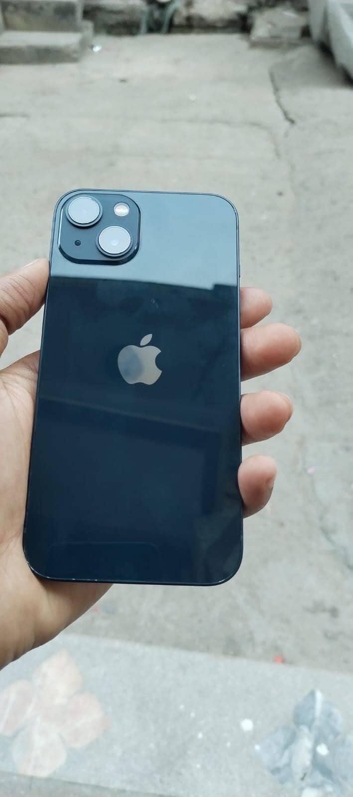 Apple iPhone 13 2