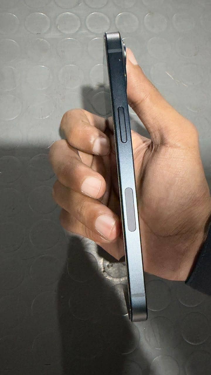 Apple iPhone 13 3