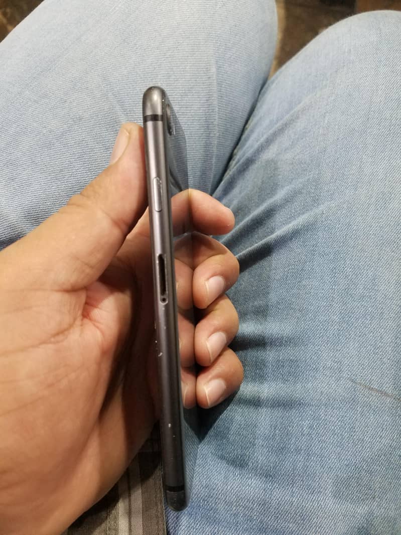 Apple iPhone 8 5
